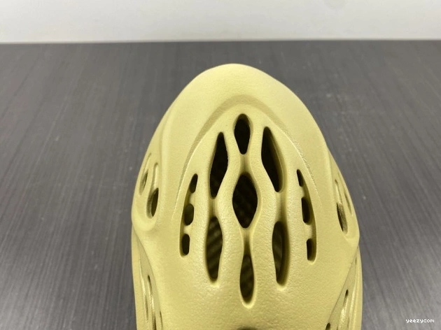 RNNR Foam Adidas Yeezy Sulfur GV6775 0802